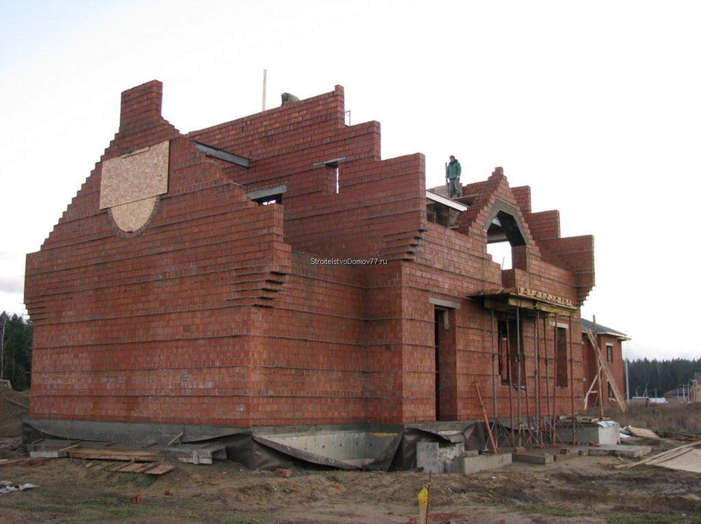 На фото: VIP дом в процессе строительства